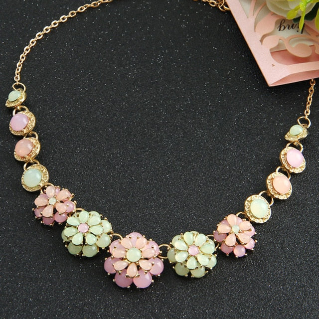 Multi colour Necklace - foldingup